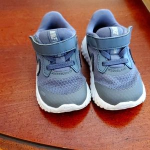 Nike revolution toddler
